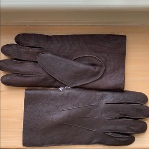 Brown gloves